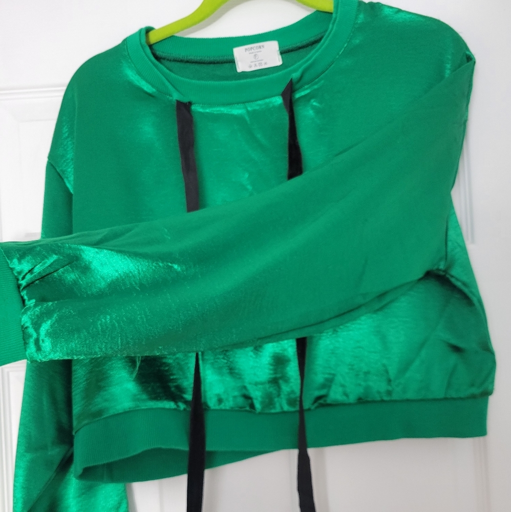 GORGEOUS Green crop top size M